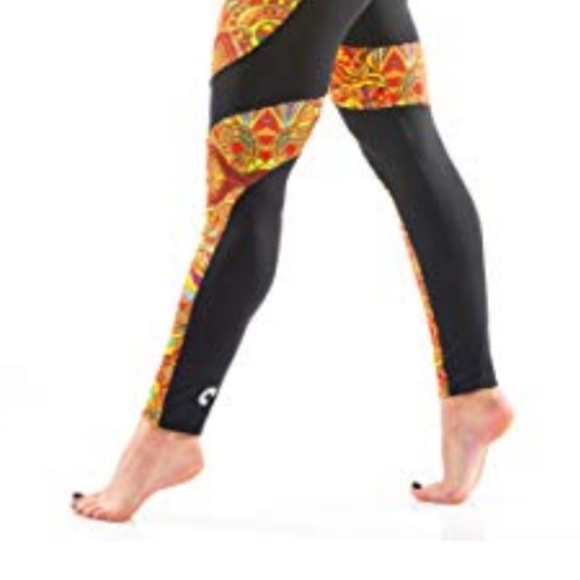 AZTEC yogi capris - Picture 7 of 7